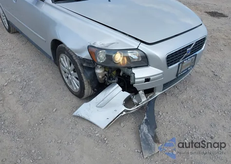 2005 Volvo S40 2.4I из США, поврежденный, VIN YV1MS382052096611